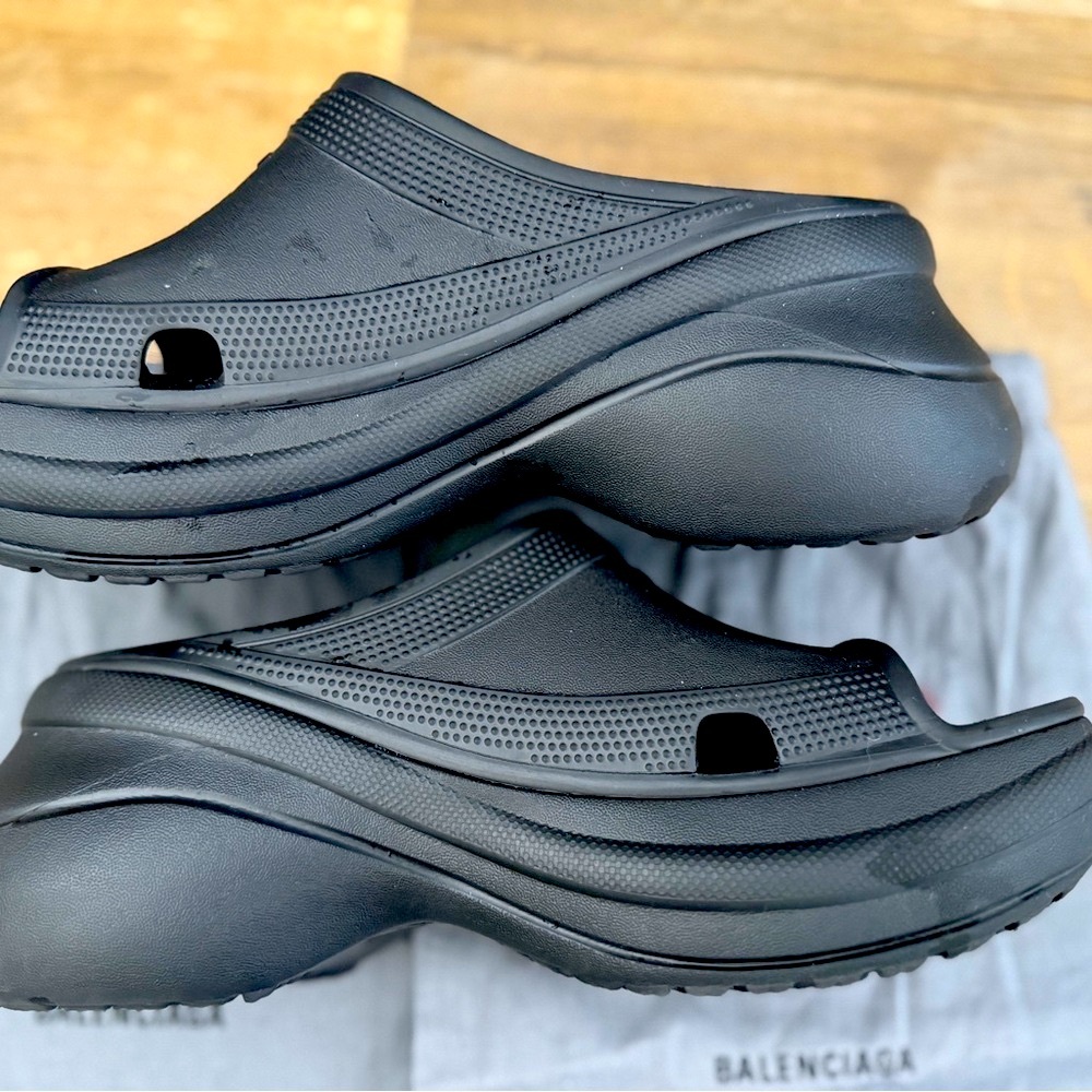 Balenciaga Pool Crocs Slide Sandal - Black, Size 9.5 (39) - Picture 2 of 14